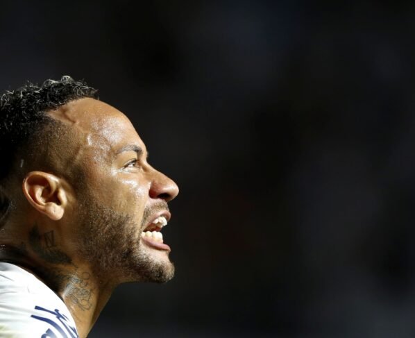 Foto colorida de Neymar Jr., jogador do Santos - Metrópoles