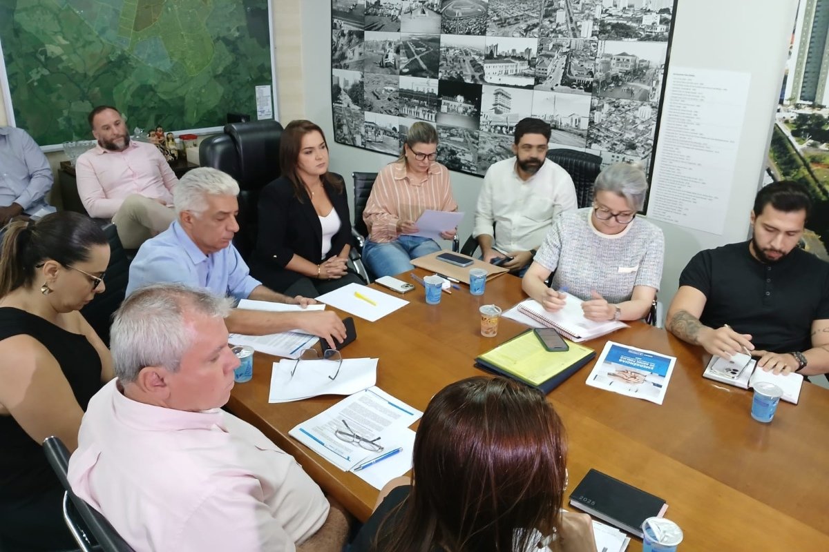 Reunião para debater medidas emergenciais (Foto: Arquivo/TV Morena)