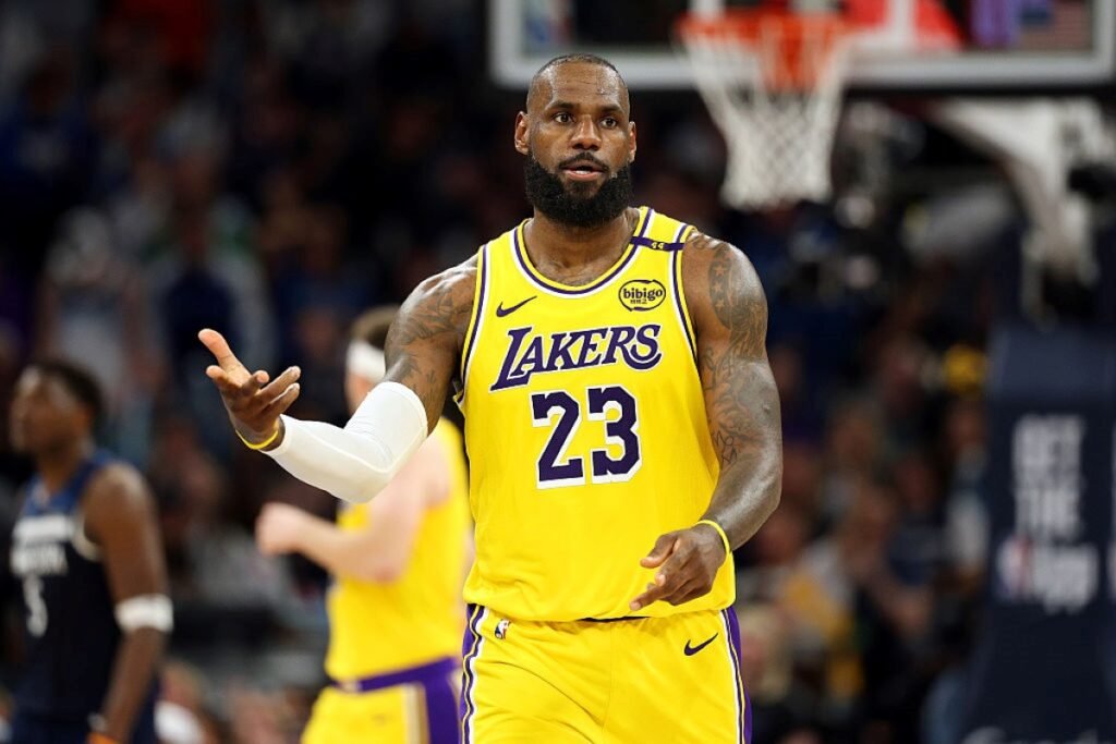 Imagem colorida de Lebron James, dos Los Angeles Lakers- Metrópoles