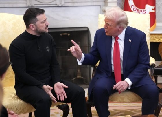 Imagem colorida mostra Donald Trump e Volodymyr Zelensky - Metrópoles