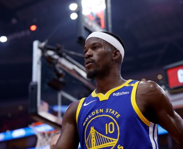 Foto colorida de Jimmy Butler, astro do Golden State Warriors, da NBA - Metrópoles