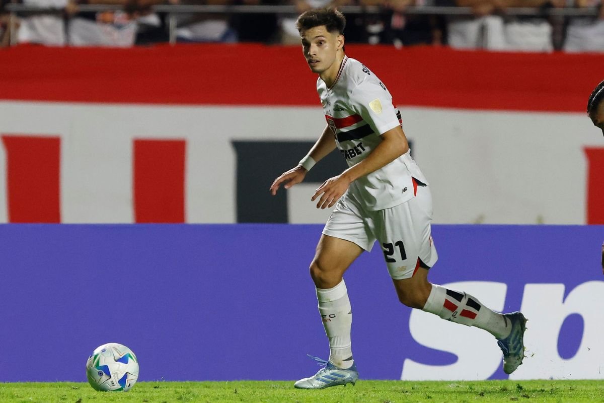 Bobadilla em treino no São Paulo