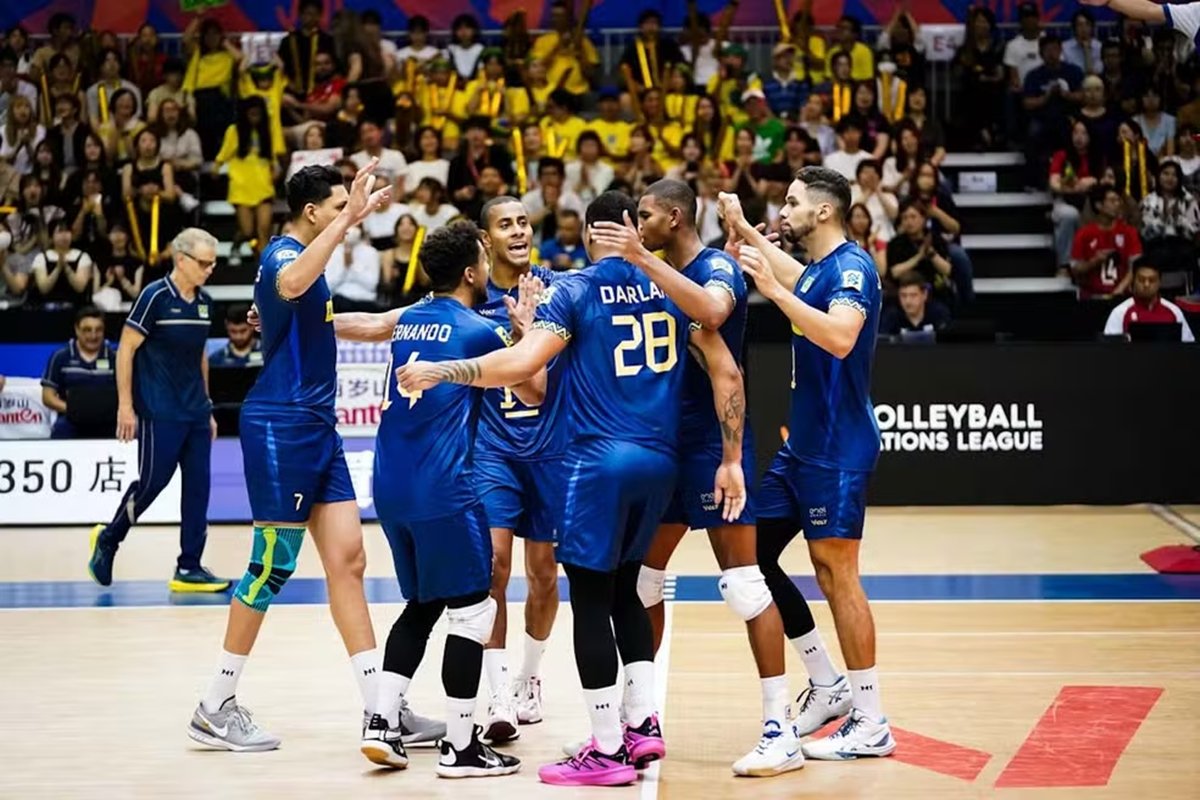 Foto colorida ade seleção brasileira de volei - Metrópoles