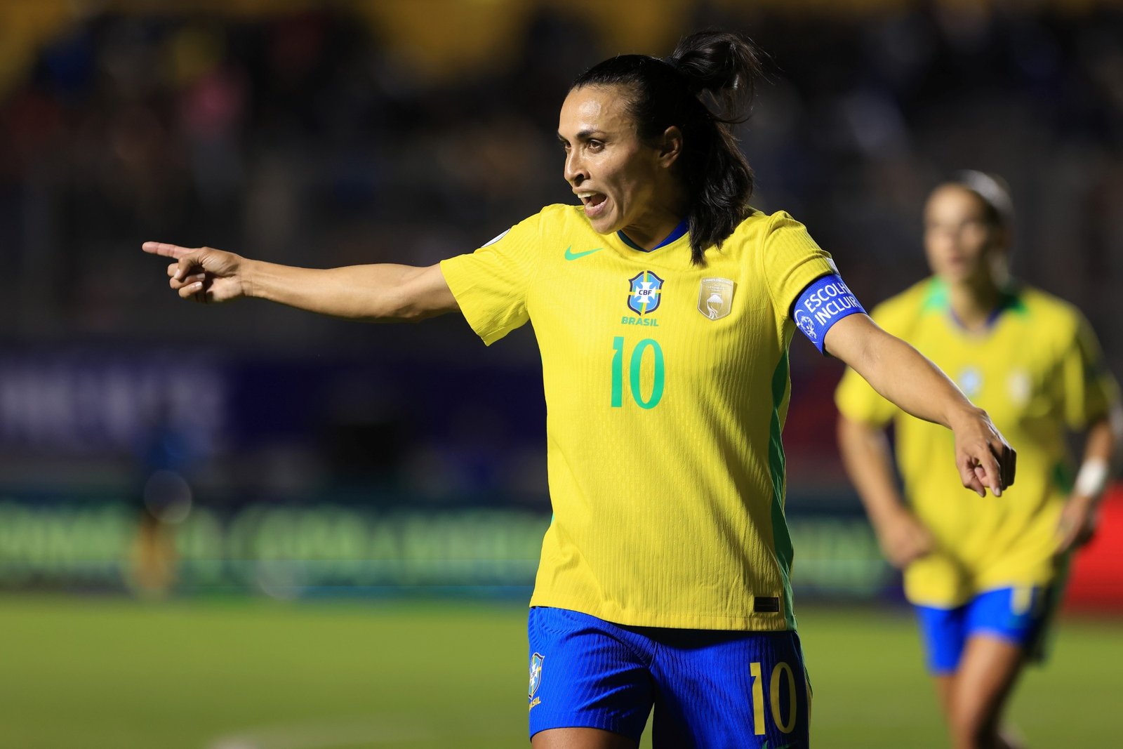 Foto colorida de Marta, camisa 10 da Seleção Brasileira feminina - Metrópoles