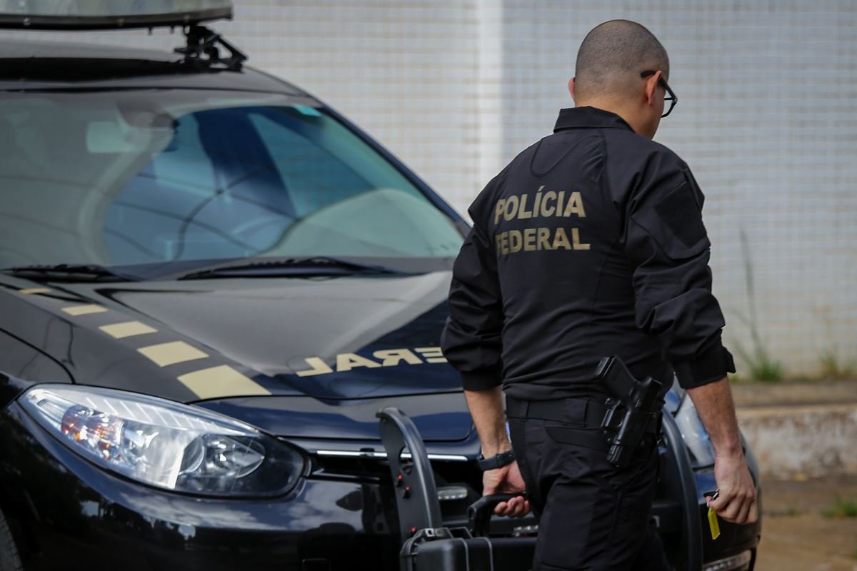 Polícia Federal deflagra a operação Sem Desconto, que cumpre na manhã desta quarta-feira 23 de abril