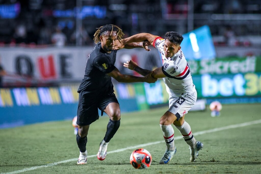Foto colorida do clássico entre São Paulo e Corinthians - Metrópoles