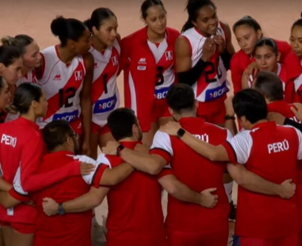 Foto colorida da seleção peruana de vôlei - Metrópoles