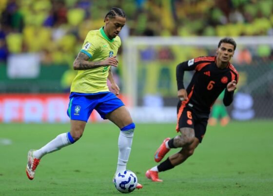 Foto colorida de João Pedro na seleção brasileira - Metrópoles