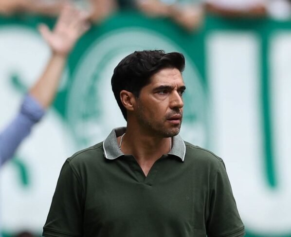 Imagem colorida de Abel Ferreira - Metrópoles