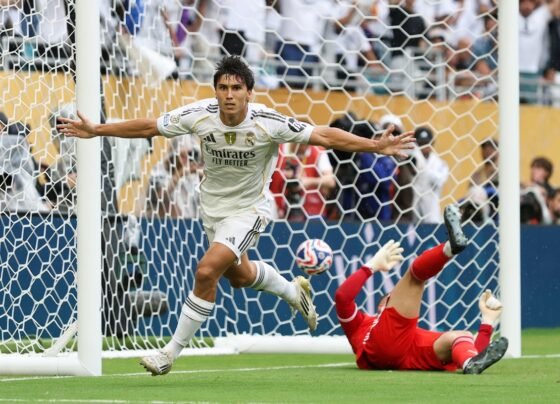 Imagem colorida do jogo entre Real Madrid
