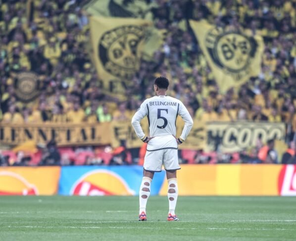 Foto colorida de Jude Bellingham na final da Champions League contra o Borussia Dortmund- Metrópoles