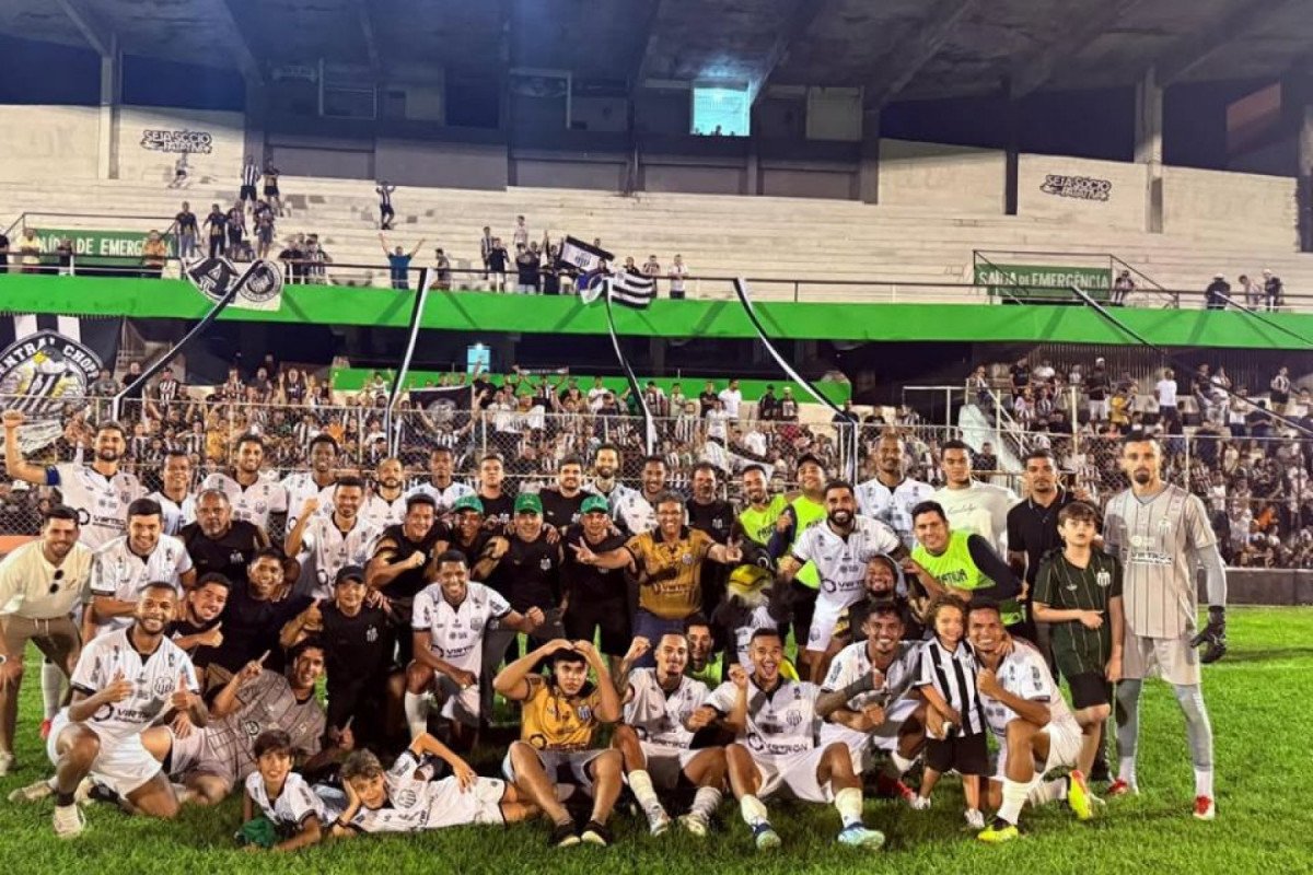 Jogadores do Central comemoram resultado na Série D contra Santa Cruz-RN