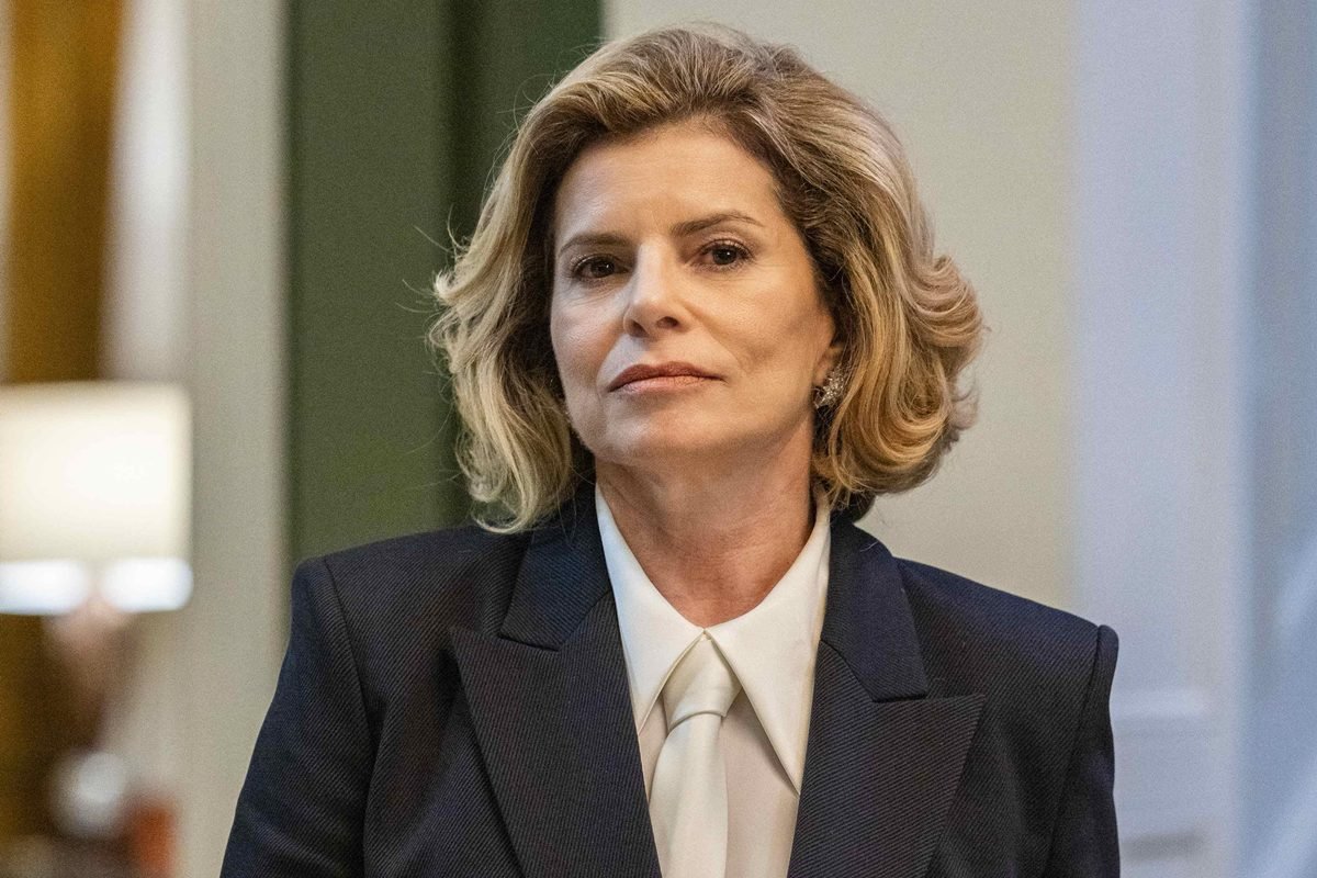 Foto de Débora Bloch como Odete Roitman, em Vale Tudo - Metrópoles