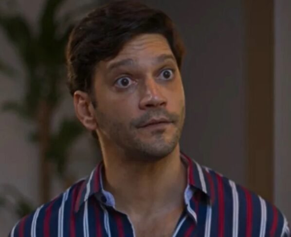 Armando Babaioff como Vanderson em Dona de Mim