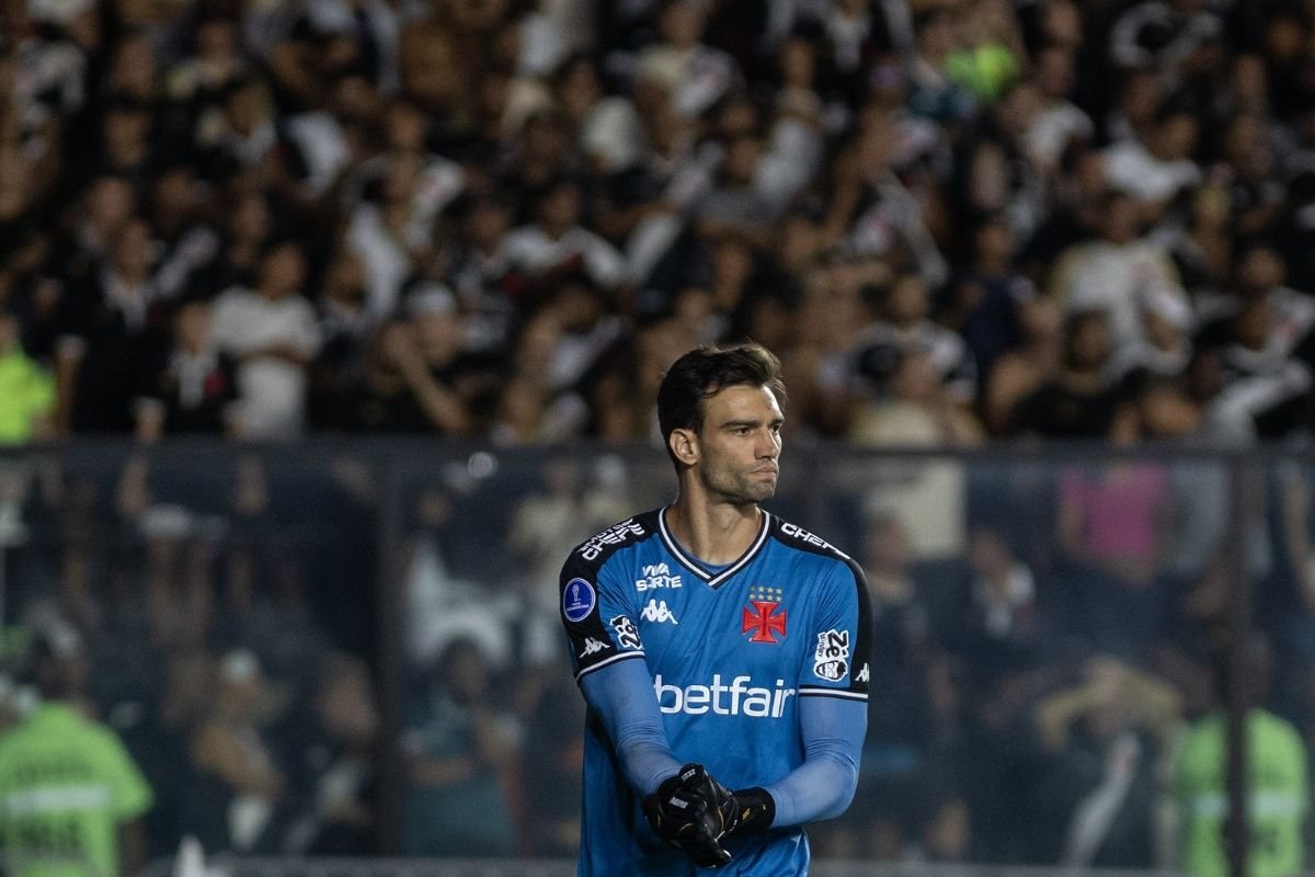 Foto colorida de Léo Jardim, goleiro do Vasco - Metrópoles