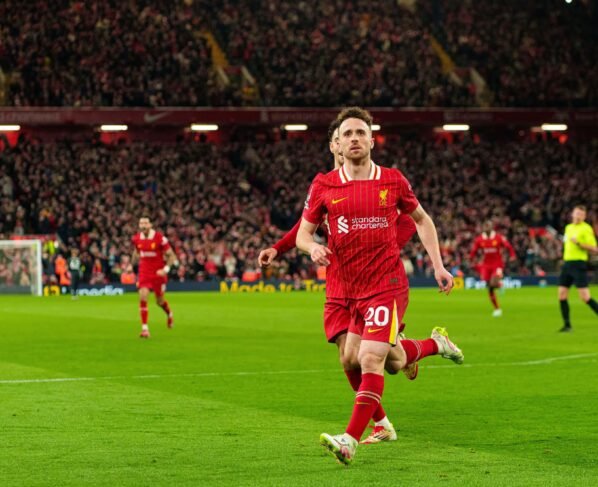Foto colorida de Diogo Jota, jogador do Liverpool - Metrópoles