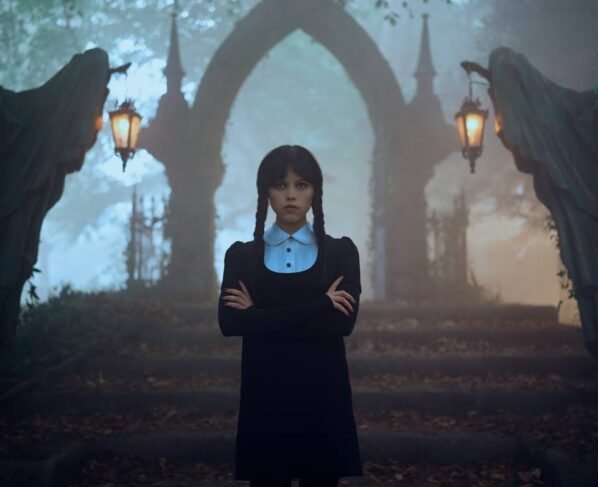 Foto colorida da segunda temporada de Wandinha, da Netflix - Metrópoles