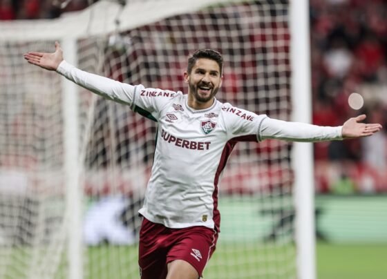 Imagem colorida do jogo entre Internacional x Fluminense