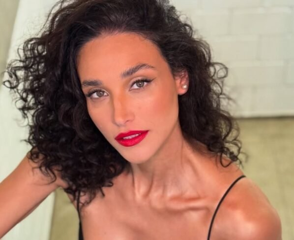 debora nascimento