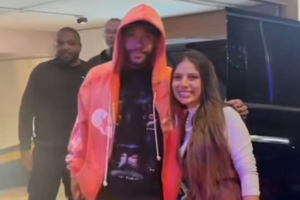 Memphis Depay foi confundido com Vírginia por fã em saída de churrascaria