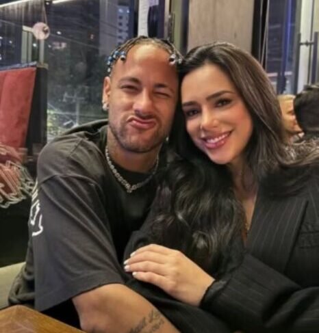Imagem colorida de Neymar e Bruna Biancardi- Metrópoles