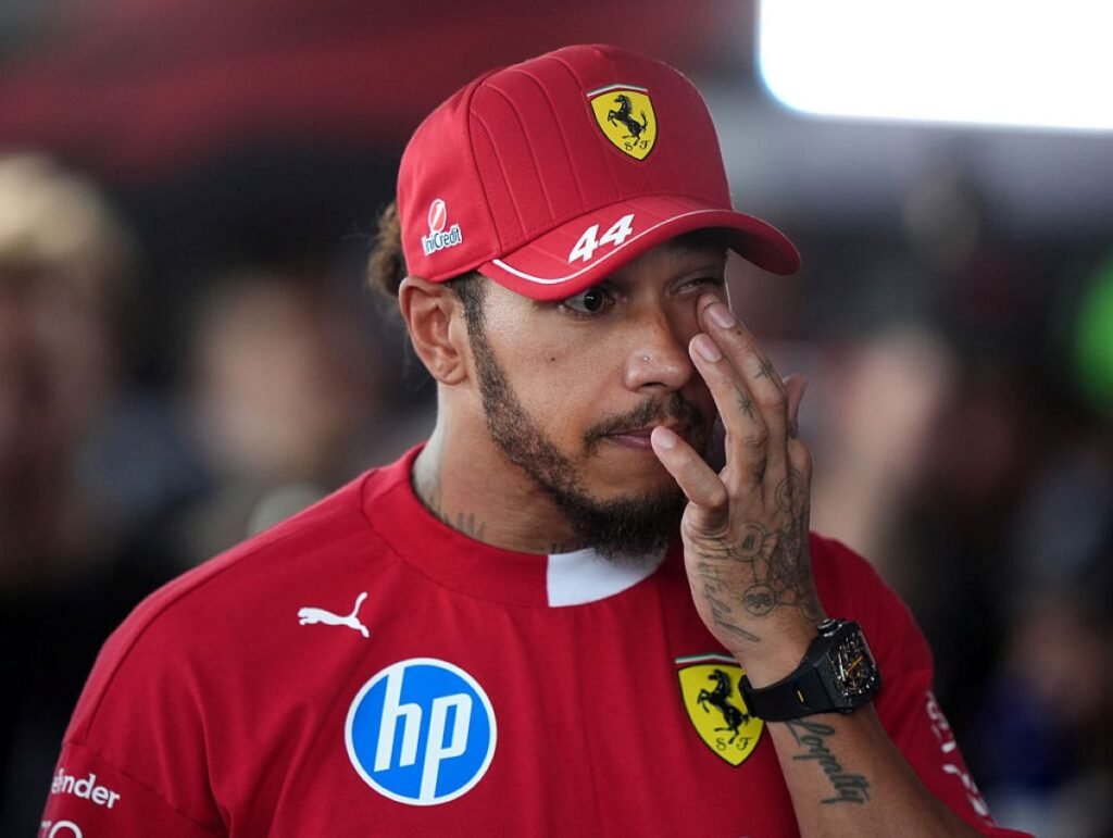 Foto colorida de Lewis Hamilton no GP da Hungria - Metrópoles