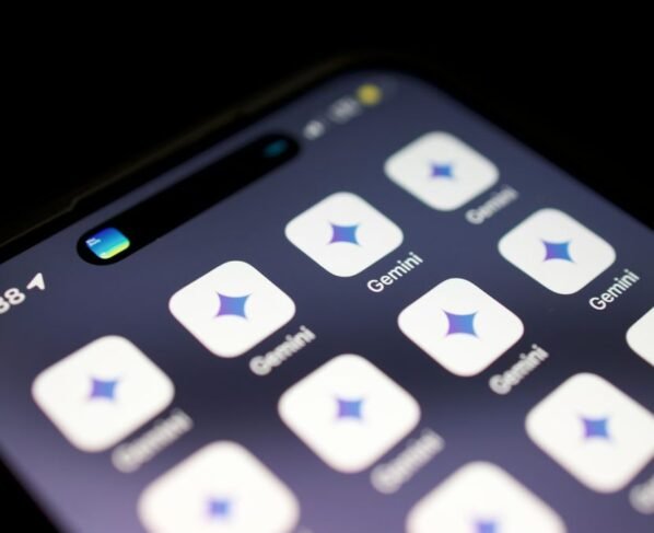 Solen Feyissa/Unsplash