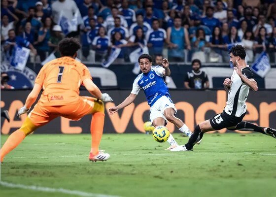 Final da Copa do Brasil: Hugo Souza chega invicto contra o Vasco - destaque galeria