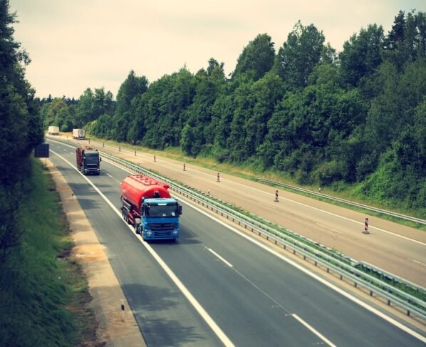 caminhão rodovia diesel combustíveis