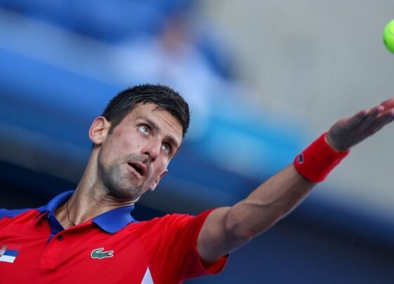 Imagem colorida de Novak Djokovic, tenista profissional