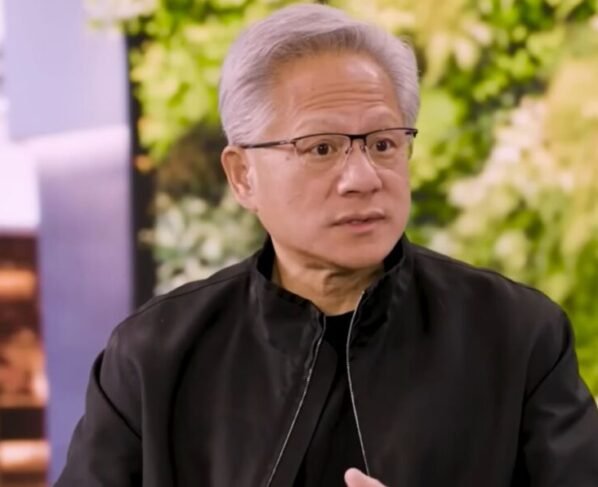 Jensen Huang, CEO da Nvidia, durante participação no podcast No Prior