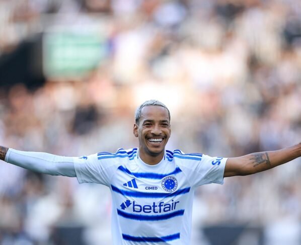 Tombense x Cruzeiro: Matheus Pereira é arma do meio-campo da Raposa - destaque galeria