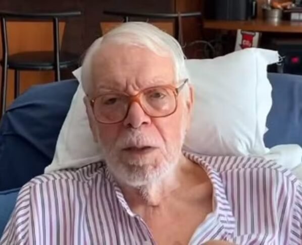 Foto colorida do autor de novelas Manoel Carlos - Metrópoles