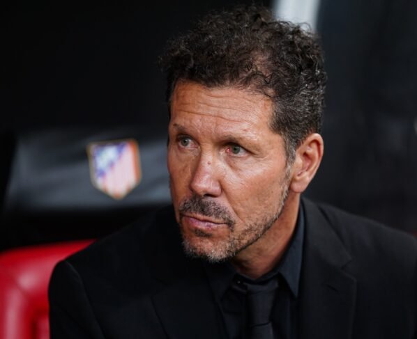 Simeone se desculpa com Vini Jr. após polêmica na Supercopa da Espanha - destaque galeria