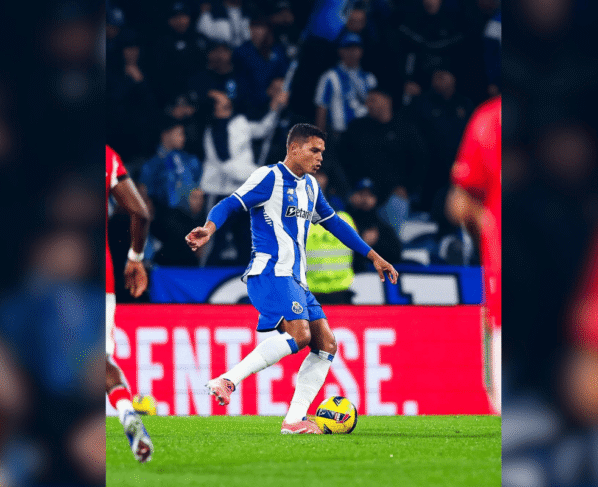 Thiago Silva estreou pelo Porto diante do Benfica