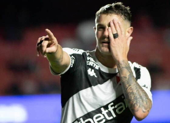 Imagem colorida de Vegetti, do VAsco- Metrópoles