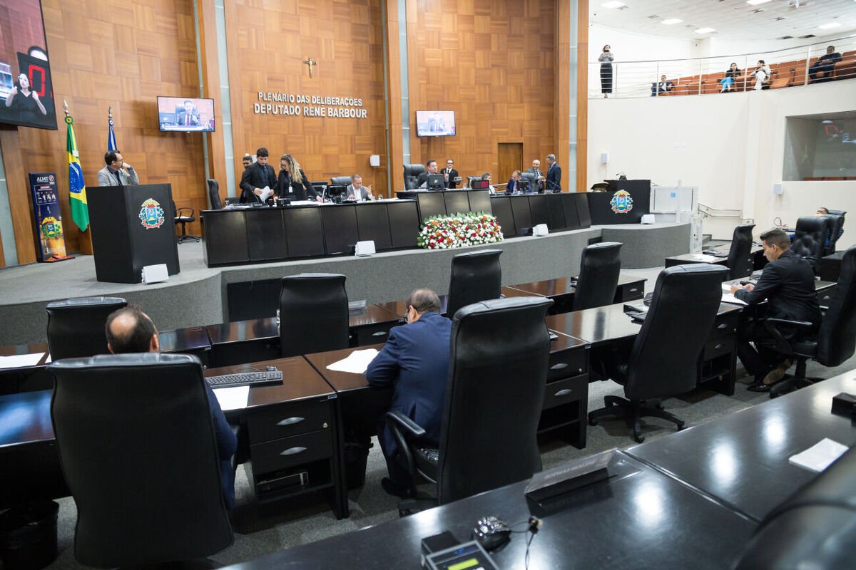 Imagens da sessão plenária desta quarta-feira (5), na Assembleia Legislativa. (Foto: Marcos Lopes/ALMT)