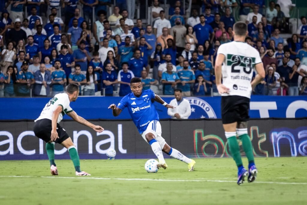 Cruzeiro e Coritiba se enfrentaram no Mineirão pela 2ª rodada do Campeonato Brasileiro