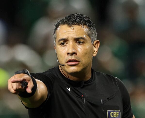 CBF se posiciona após erro inusitado em Palmeiras x Fluminense - destaque galeria