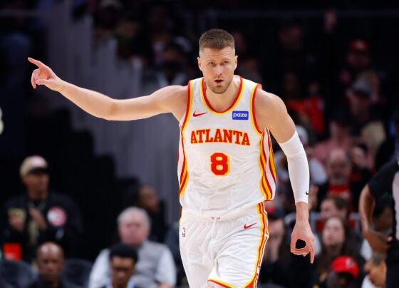 Foto colorida de Kristaps Porzingis - Metrópoles