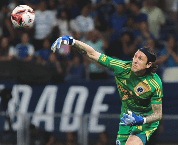 Goleiro Cássio atuando pelo Cruzeiro