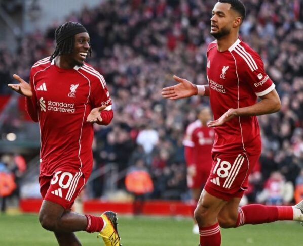 Com goleada do Liverpool, veja placares da Premier League neste sábado - destaque galeria