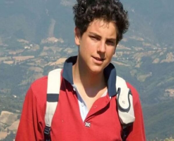 A relíquia ex corpore do beato Carlo Acutis está em peregrinação na Arquidiocese de Ribeirão Preto. Ele será canonizado no dia 27 de abril - Metrópoles