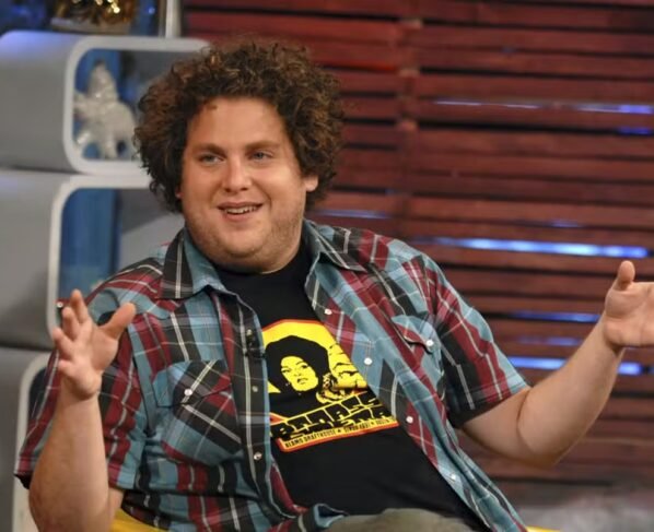 Jonah hill em foto antiga, antes de perder peso - Merópoles