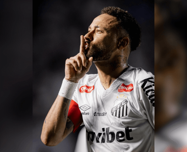 Neymar após marcar gol diante do Vasco pelo Brasileirão