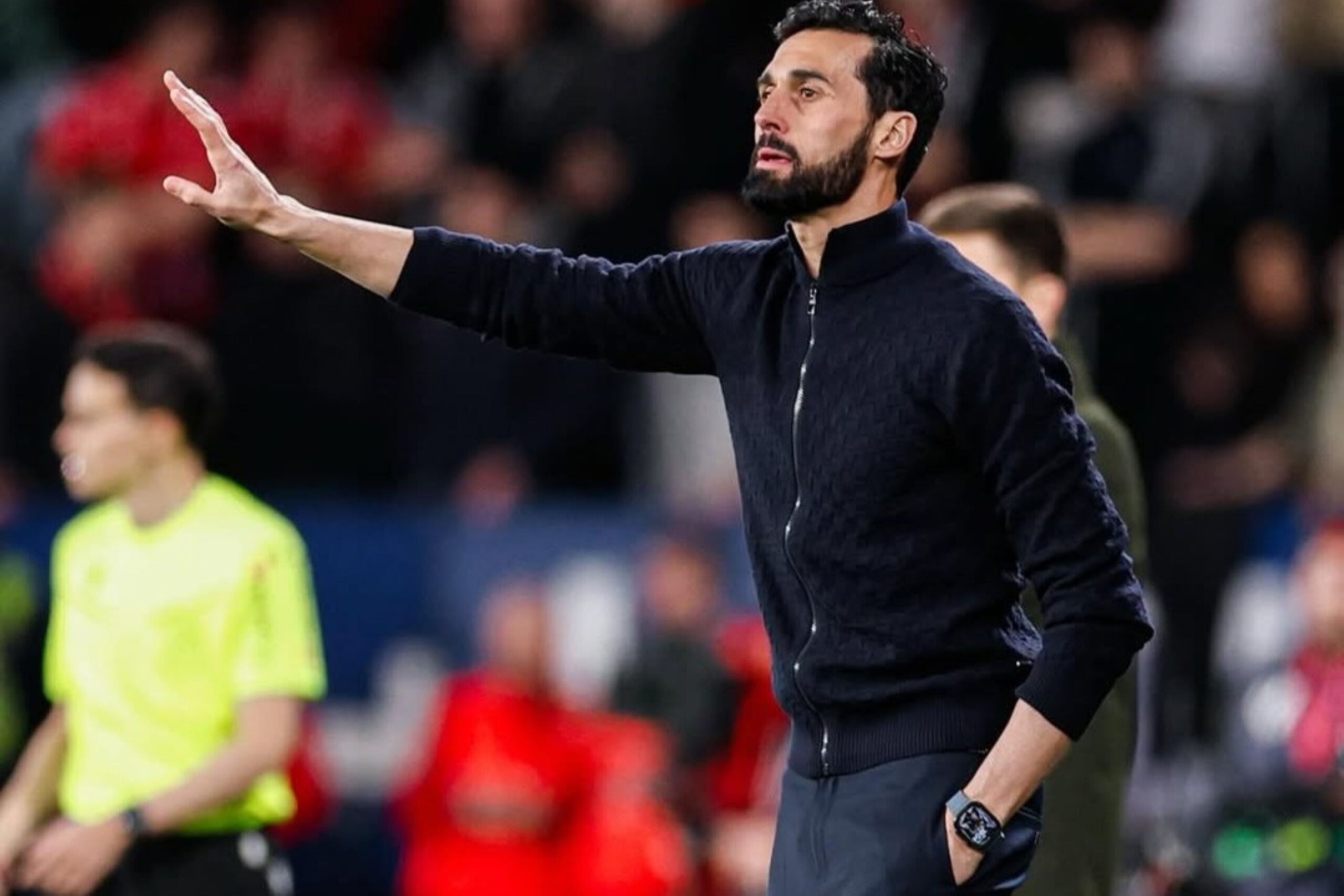 Técnico do Real Madrid reforça apoio a Vini e comenta decisão da Uefa - destaque galeria