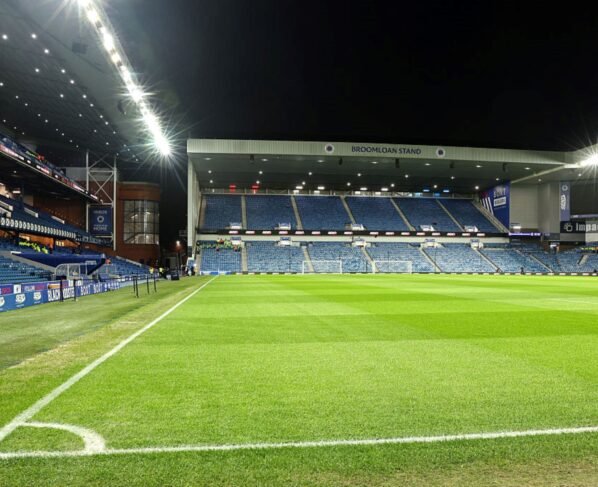 Foto colorida de estádio do Rangers - Metrópoles