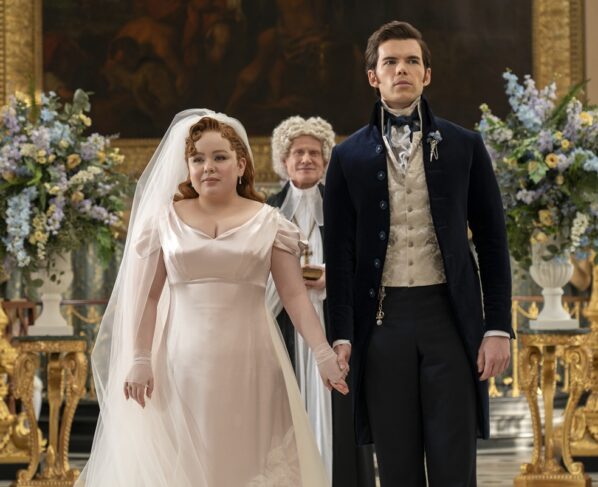 Imagem colorida de Nicola Coughlan como Penelope Bridgerton e Luke Newton como Colin Bridgerton na 3ª temporada de Bridgerton - Metrópoles