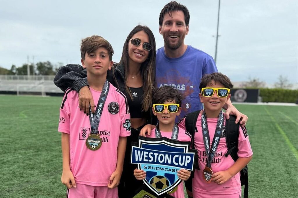 Foto colorida de Lionel Messi - Metrópoles