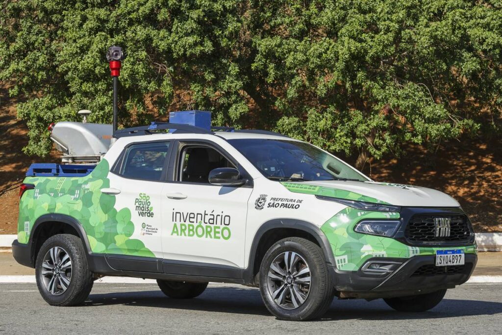 Carro usado para inventário de arborização urbana da Prefeitura de São Paulo - Metrópoles